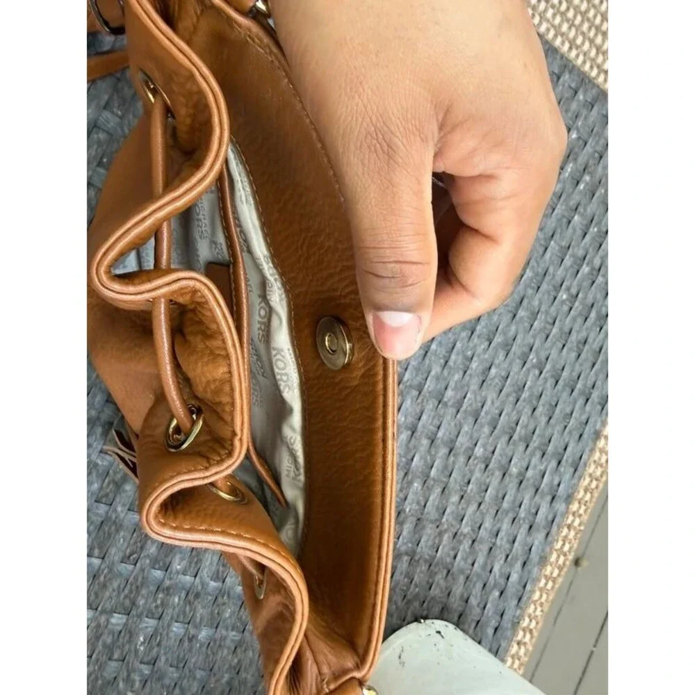 Michael Kors Jules Small Leather Bucket Crossbody Bag - Luggage Tan